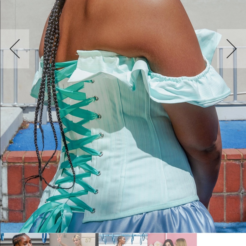 Cute and sexy corset in teal! Size 16-18